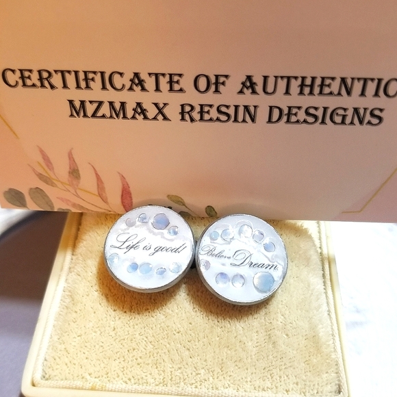 MzMax Resin Designs Life Is Good Believe Dream Stud Earrings - Picture 5 of 8